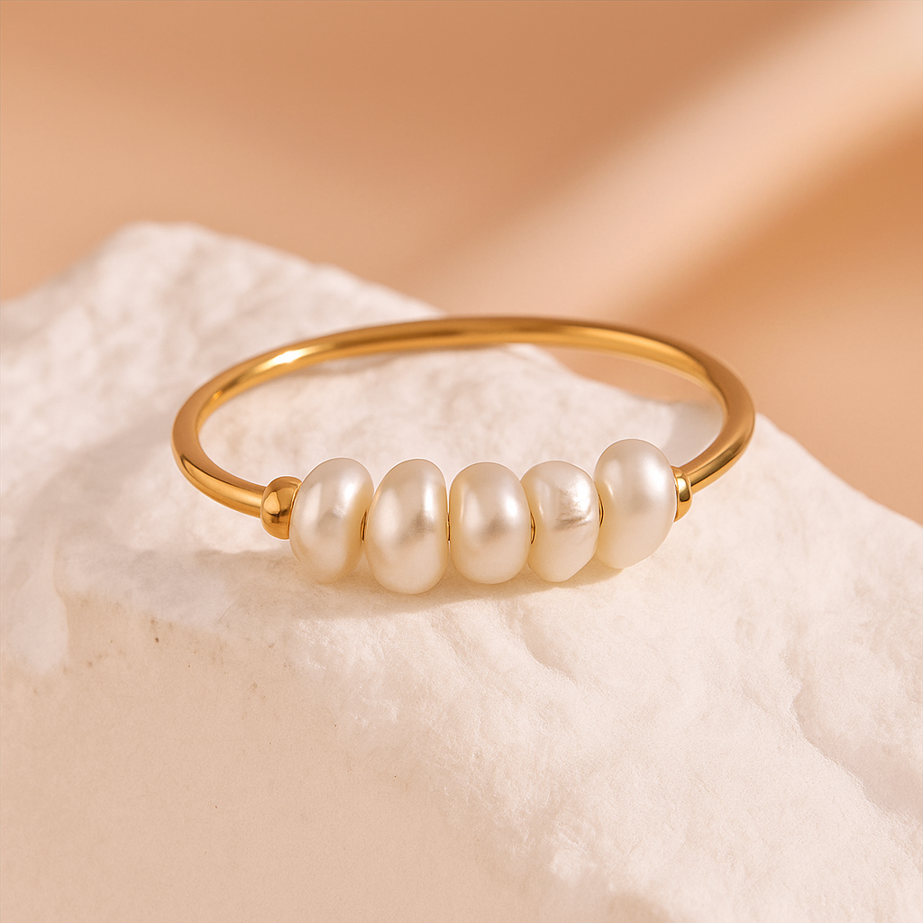 Ring mit fünf Süßwasserperlen