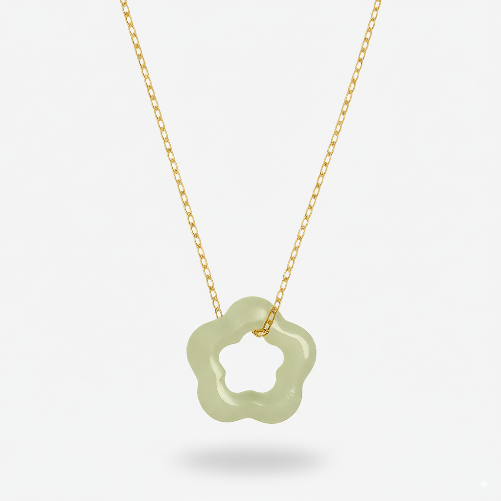 Flower pendant necklace