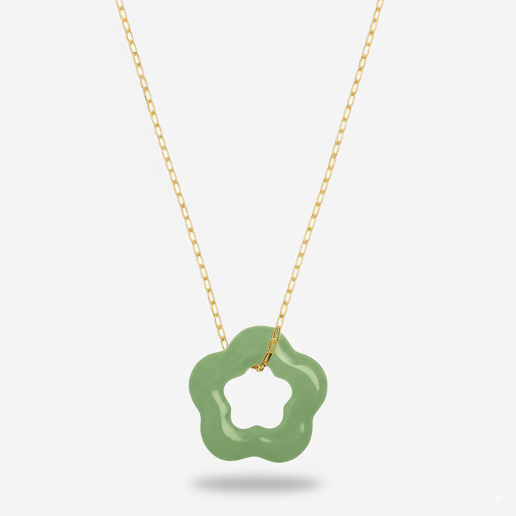 Flower pendant necklace