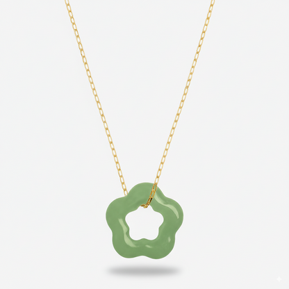 Flower pendant necklace