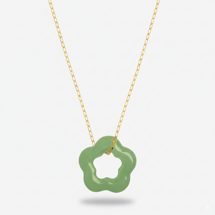 Flower pendant necklace